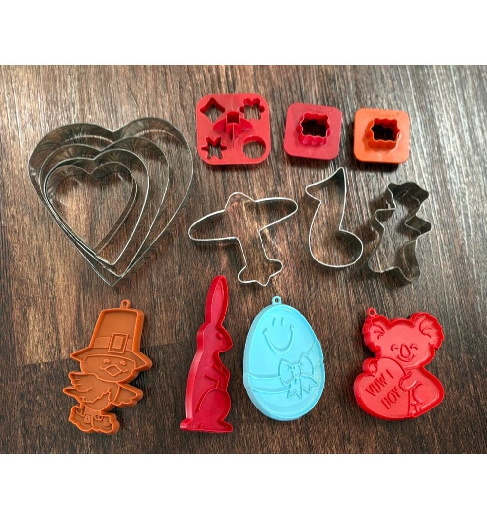 Vintage 70S 80S Mixed Lot Cookie Cutters Tupperware Hallmark Retro Assortment